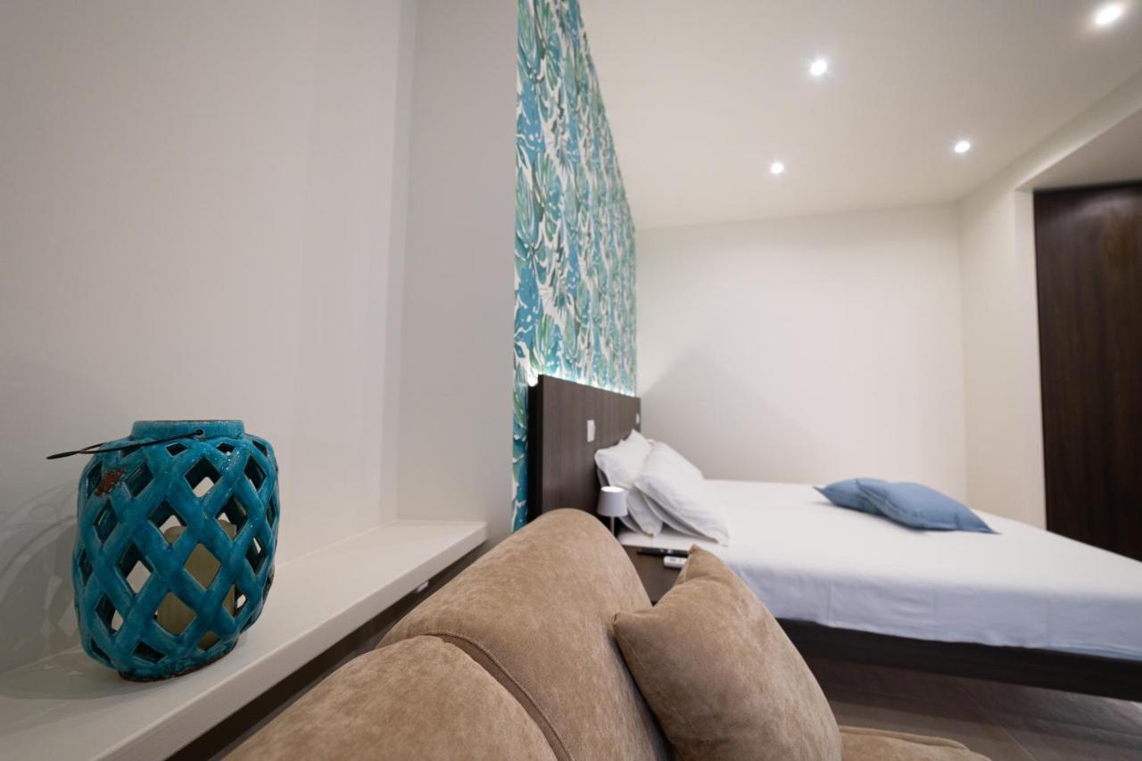 Numisia Guest House Terracina Exterior photo