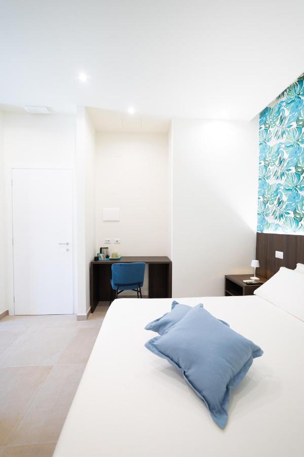 Numisia Guest House Terracina Exterior photo